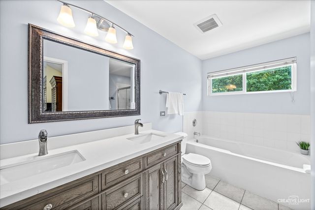 3825 Deville Lane, St. Charles, IL 60175