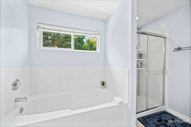 3825 Deville Lane, St. Charles, IL 60175