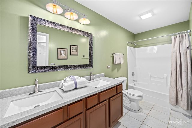 3825 Deville Lane, St. Charles, IL 60175