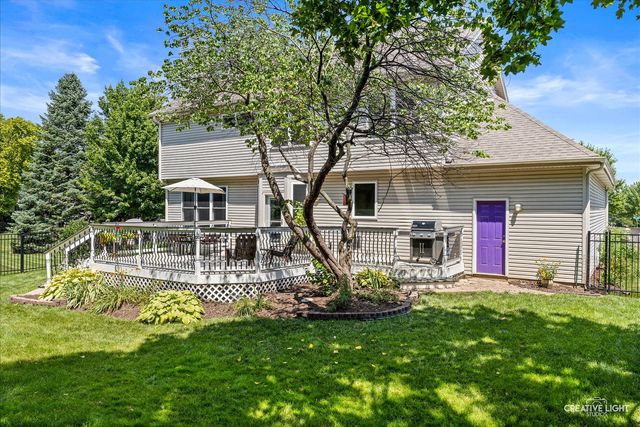 3825 Deville Lane, St. Charles, IL 60175