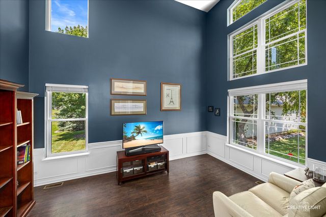 3825 Deville Lane, St. Charles, IL 60175