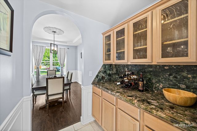 3825 Deville Lane, St. Charles, IL 60175