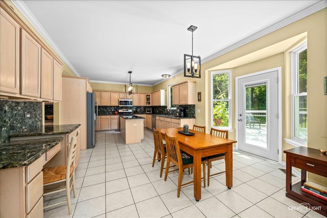 3825 Deville Lane, St. Charles, IL 60175