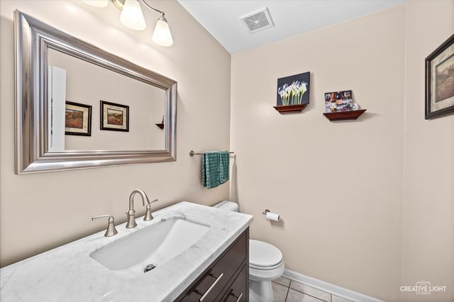 3825 Deville Lane, St. Charles, IL 60175