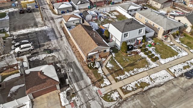 7852 Neenah Avenue, Burbank, IL 60459