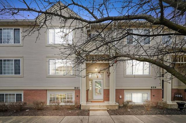 861 Pheasant Trail 861, St. Charles, IL 60174