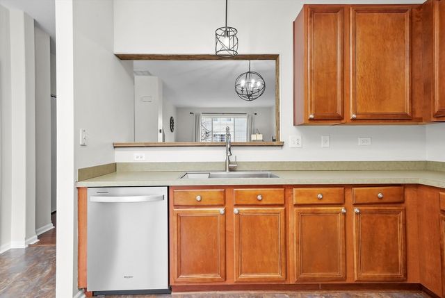 861 Pheasant Trail 861, St. Charles, IL 60174