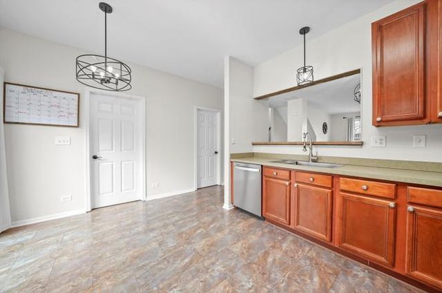 861 Pheasant Trail 861, St. Charles, IL 60174