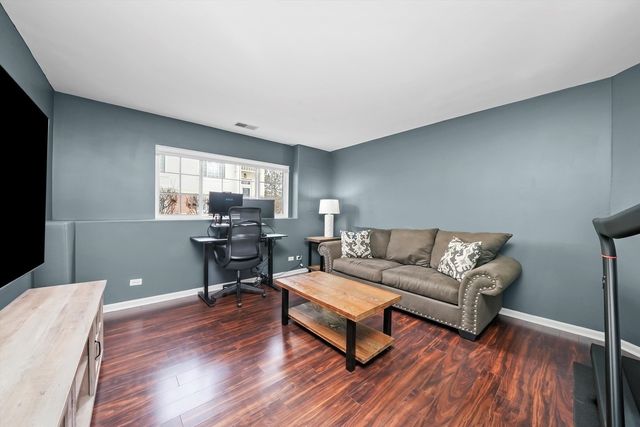 861 Pheasant Trail 861, St. Charles, IL 60174