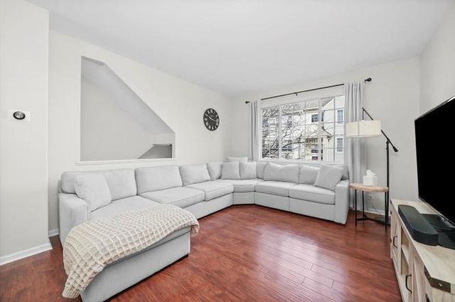 861 Pheasant Trail 861, St. Charles, IL 60174