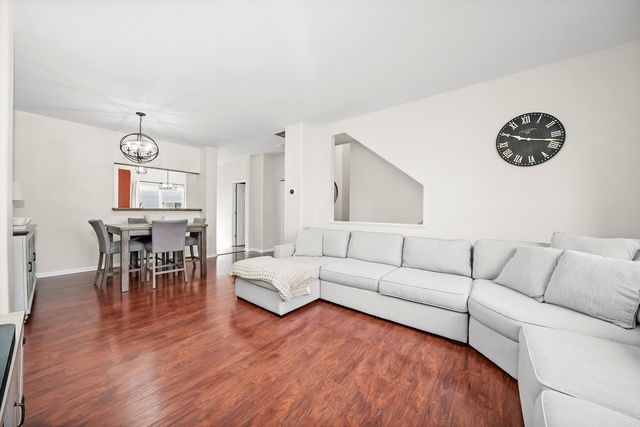 861 Pheasant Trail 861, St. Charles, IL 60174