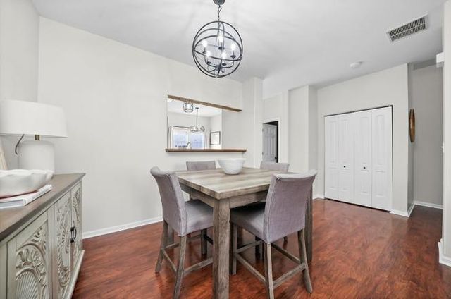 861 Pheasant Trail 861, St. Charles, IL 60174