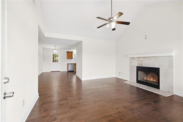 6214 Helen Street, Lula, GA 30554