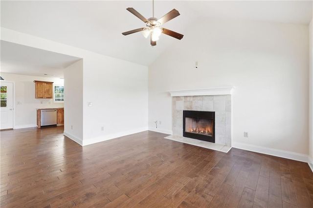 6214 Helen Street, Lula, GA 30554