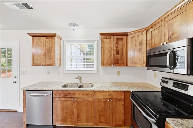 6214 Helen Street, Lula, GA 30554