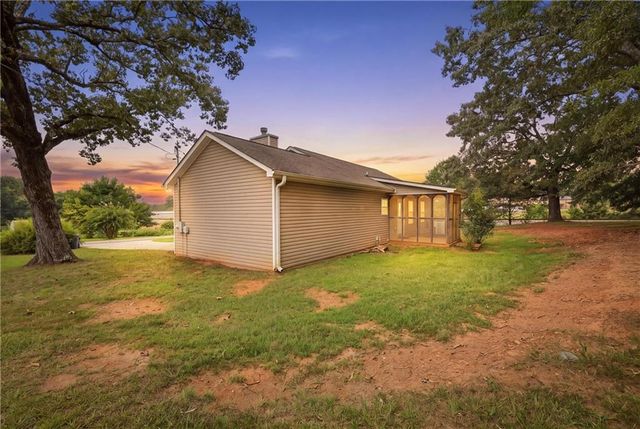 6214 Helen Street, Lula, GA 30554