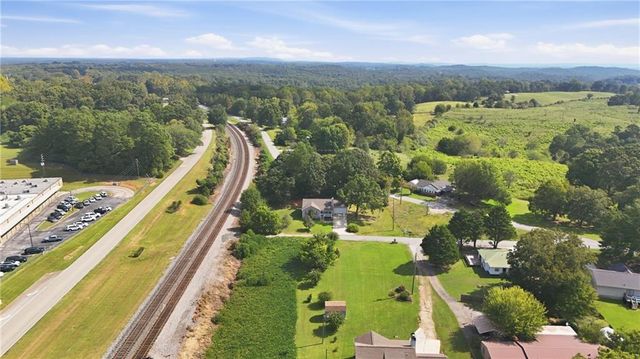 6214 Helen Street, Lula, GA 30554