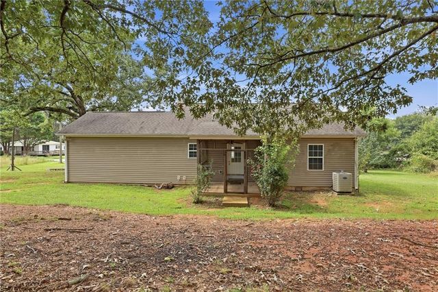 6214 Helen Street, Lula, GA 30554