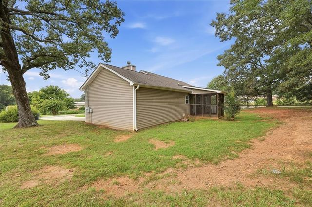6214 Helen Street, Lula, GA 30554