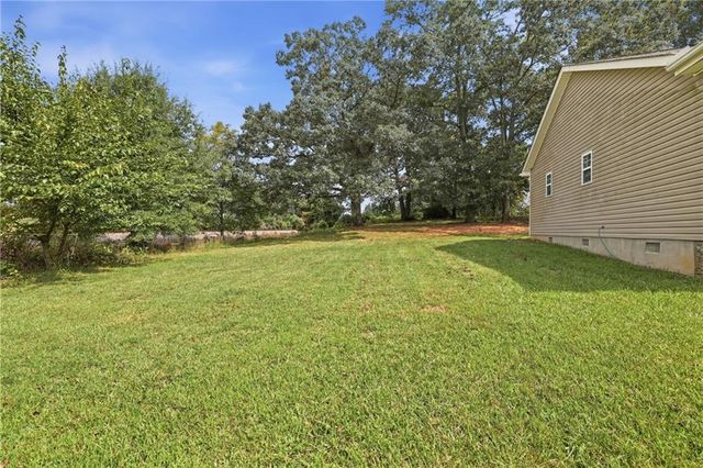 6214 Helen Street, Lula, GA 30554