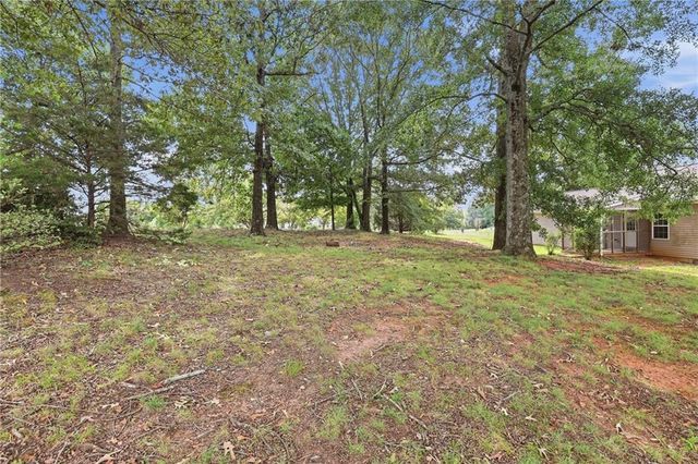 6214 Helen Street, Lula, GA 30554