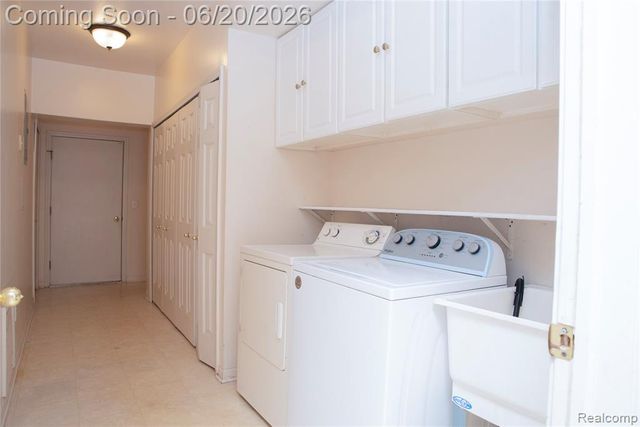 519 Cedar Street, Wyandotte, MI 48192
