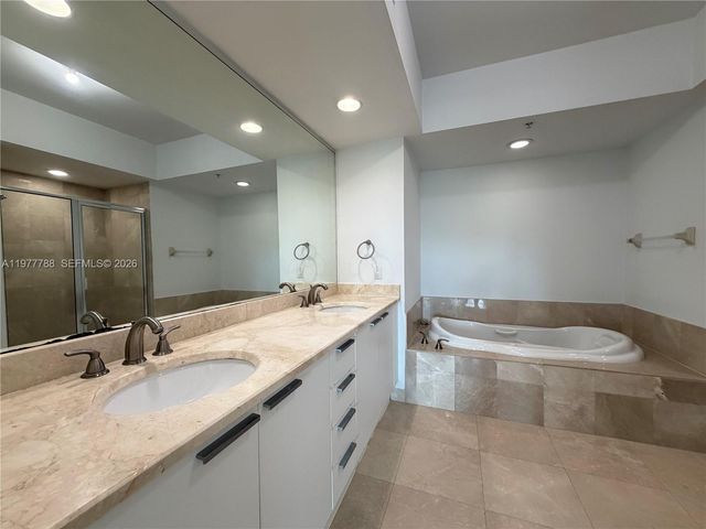 15051 Royal Oaks Ln 503, North Miami, FL 33181