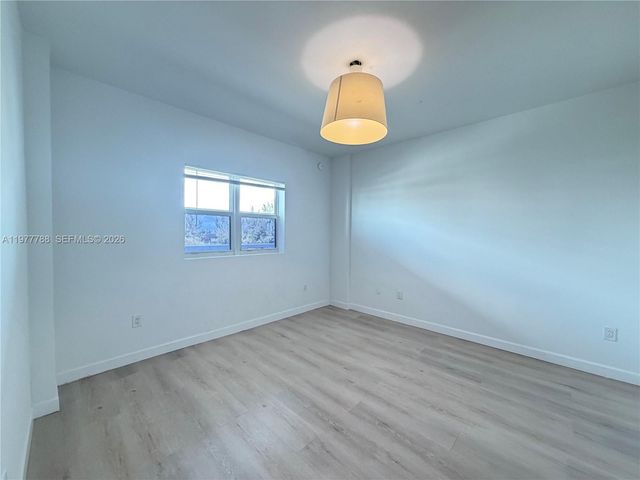 15051 Royal Oaks Ln 503, North Miami, FL 33181