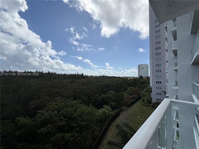 15051 Royal Oaks Ln 503, North Miami, FL 33181