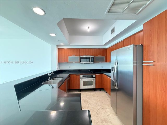 15051 Royal Oaks Ln 503, North Miami, FL 33181