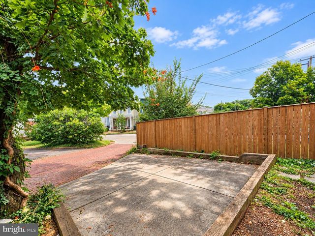 2237 MOUNT VIEW PL SE, Washington, DC 20020