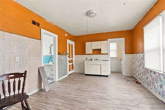 2072 Genesee Street, Buffalo, NY 14211