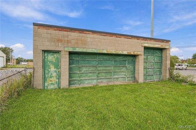 2072 Genesee Street, Buffalo, NY 14211