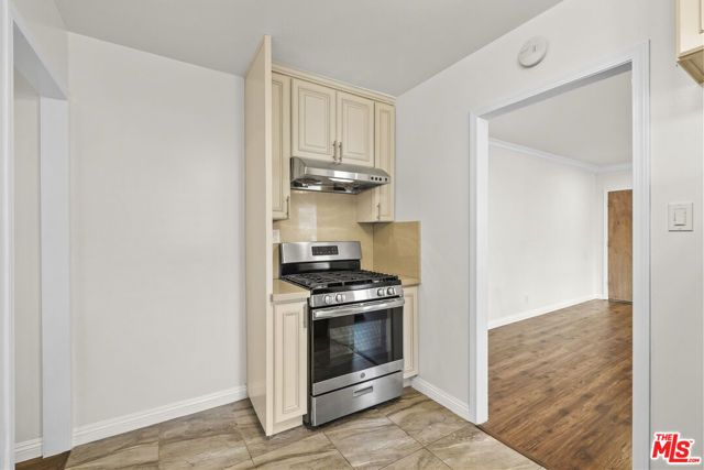84 N Grand Oaks Avenue, Pasadena, CA 91107