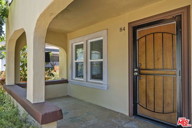 84 N Grand Oaks Avenue, Pasadena, CA 91107