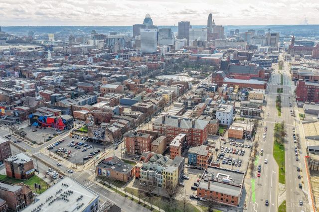 207 Kemp Alley, Cincinnati, OH 45202