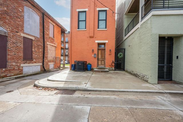 207 Kemp Alley, Cincinnati, OH 45202