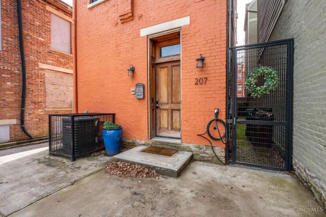 207 Kemp Alley, Cincinnati, OH 45202