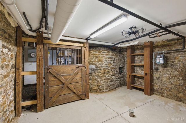 207 Kemp Alley, Cincinnati, OH 45202