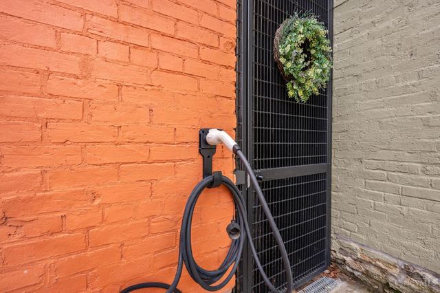 207 Kemp Alley, Cincinnati, OH 45202