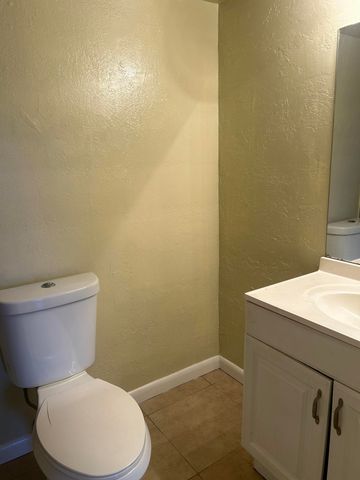 4304 NW 9th 2-2d, Deerfield Beach, FL 33064