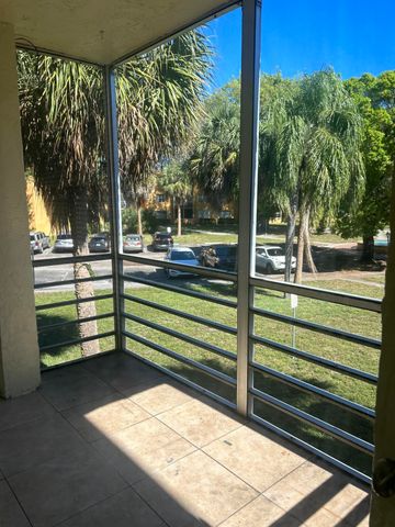 4304 NW 9th 2-2d, Deerfield Beach, FL 33064