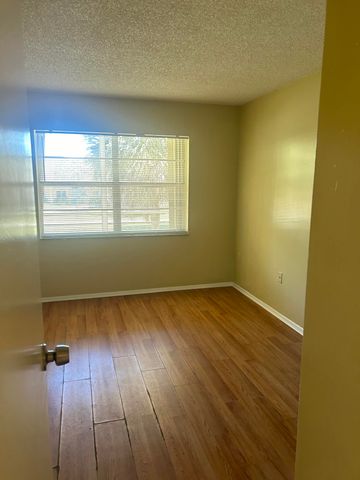 4304 NW 9th 2-2d, Deerfield Beach, FL 33064