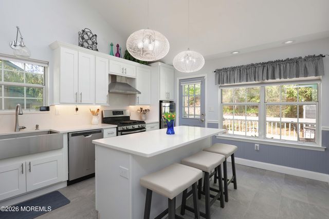 158 Colony Lane, Manalapan, NJ 07726