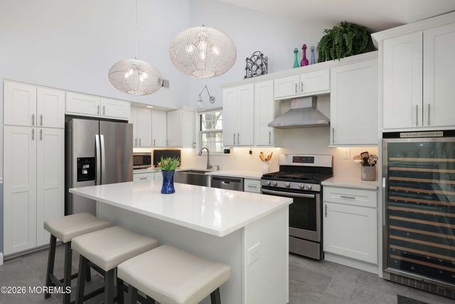 158 Colony Lane, Manalapan, NJ 07726