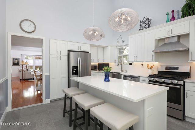 158 Colony Lane, Manalapan, NJ 07726