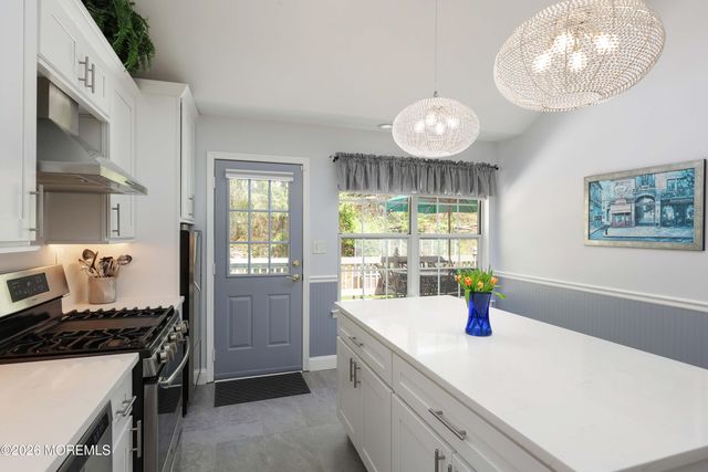 158 Colony Lane, Manalapan, NJ 07726