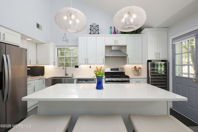 158 Colony Lane, Manalapan, NJ 07726