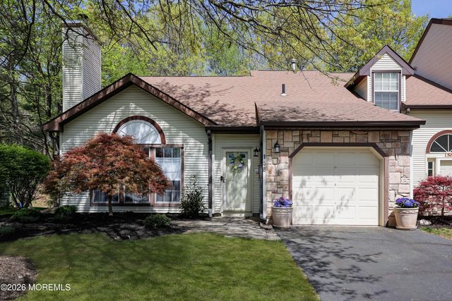 158 Colony Lane, Manalapan, NJ 07726