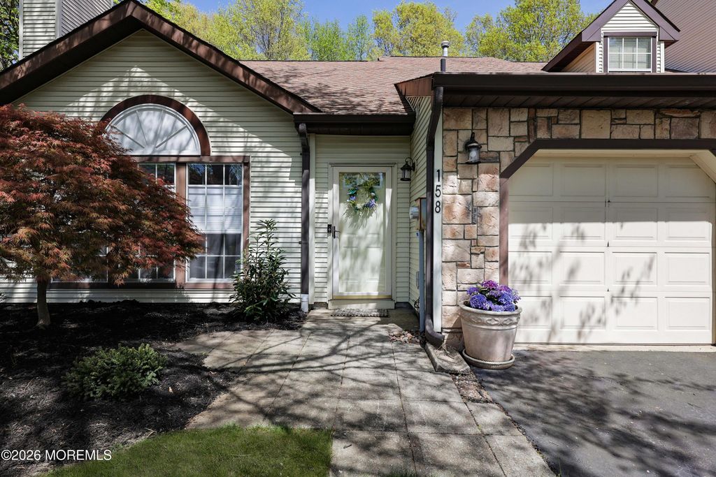 158 Colony Lane, Manalapan, NJ 07726